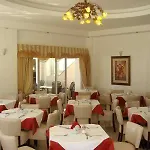 מלון דירות Royal 4*