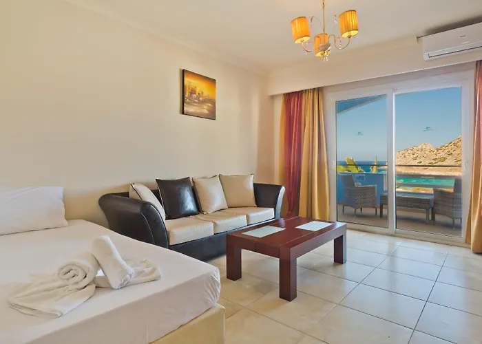 Royal Apartahotel 4*